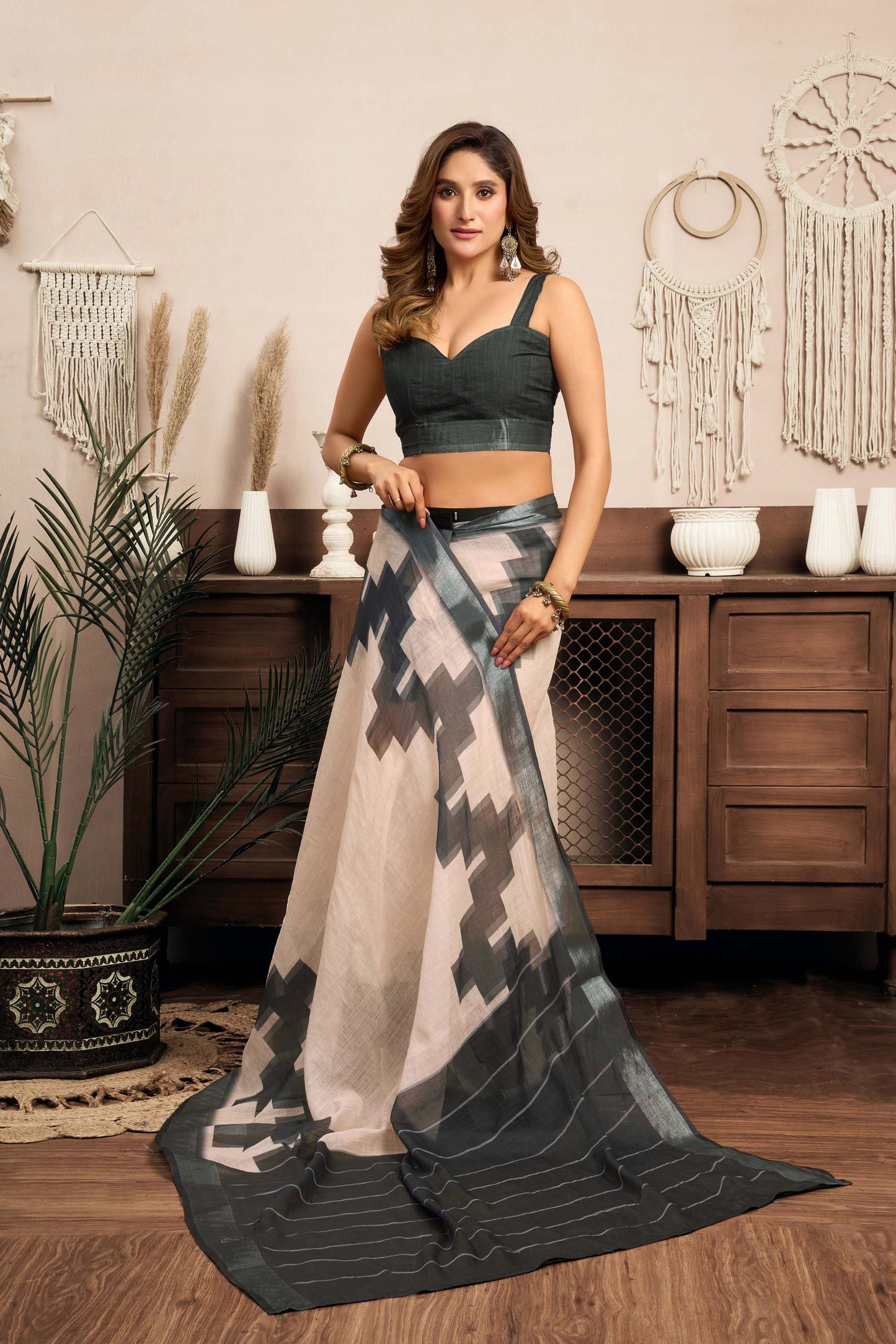 Ready-to-Wear Saree – Cream Linen with Pocket | Anarkalion