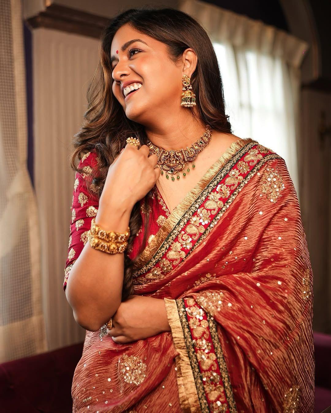 Bridal Wear Red and Pink Dual Tone Banarasi Crushed Designer Saree